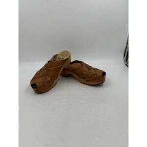 Trolls Wooden Shoes made in Sweden By Samhall Brown Weave Pattern Sz 9